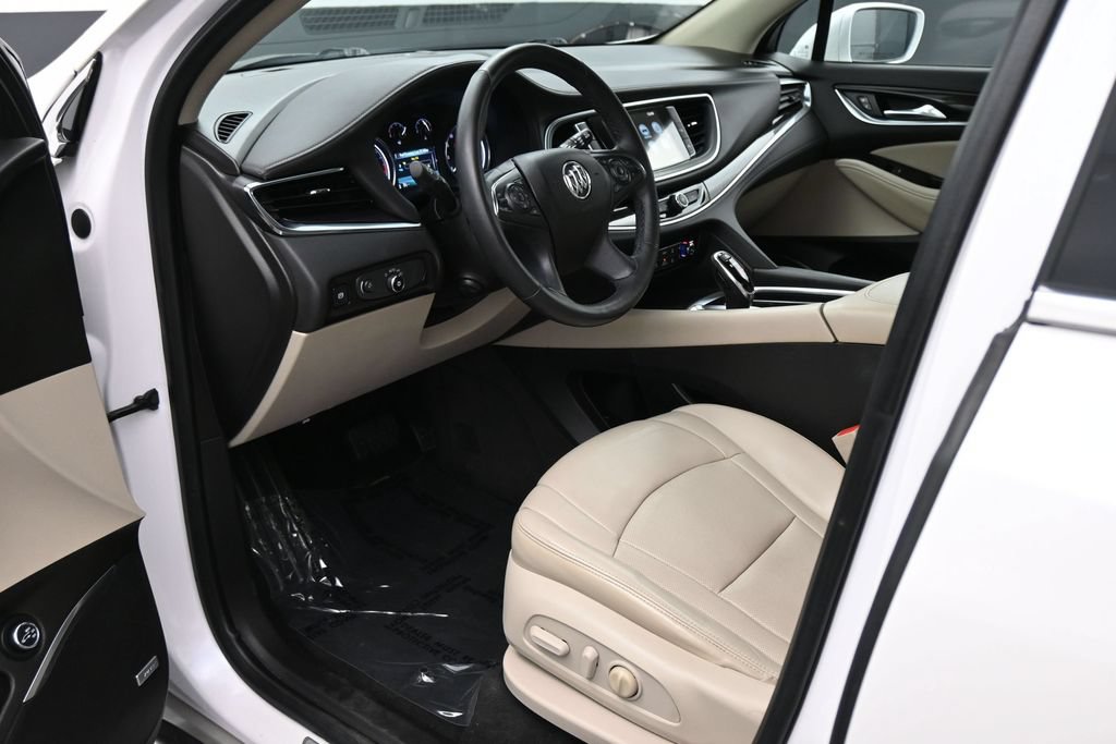 Used 2018 Buick Enclave Premium w/ Experience Buick Package FWD image 2