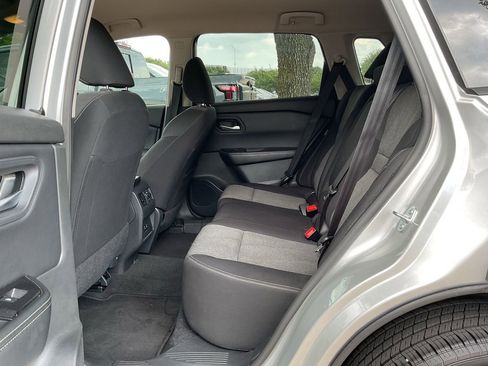 Used 2025 Nissan Rogue SV FWD image 10