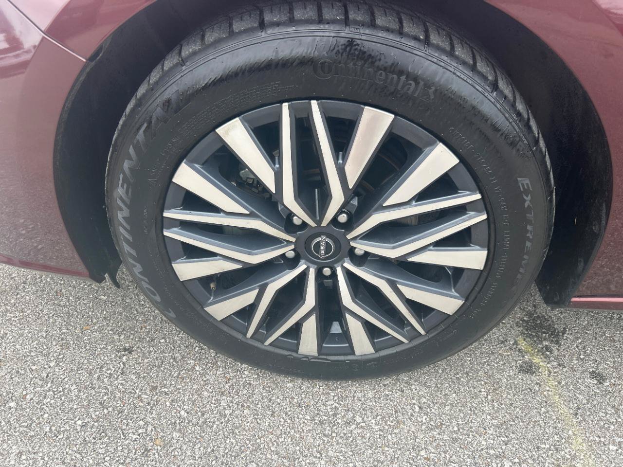 Used 2024 Nissan Altima 2.5 SV FWD image 11