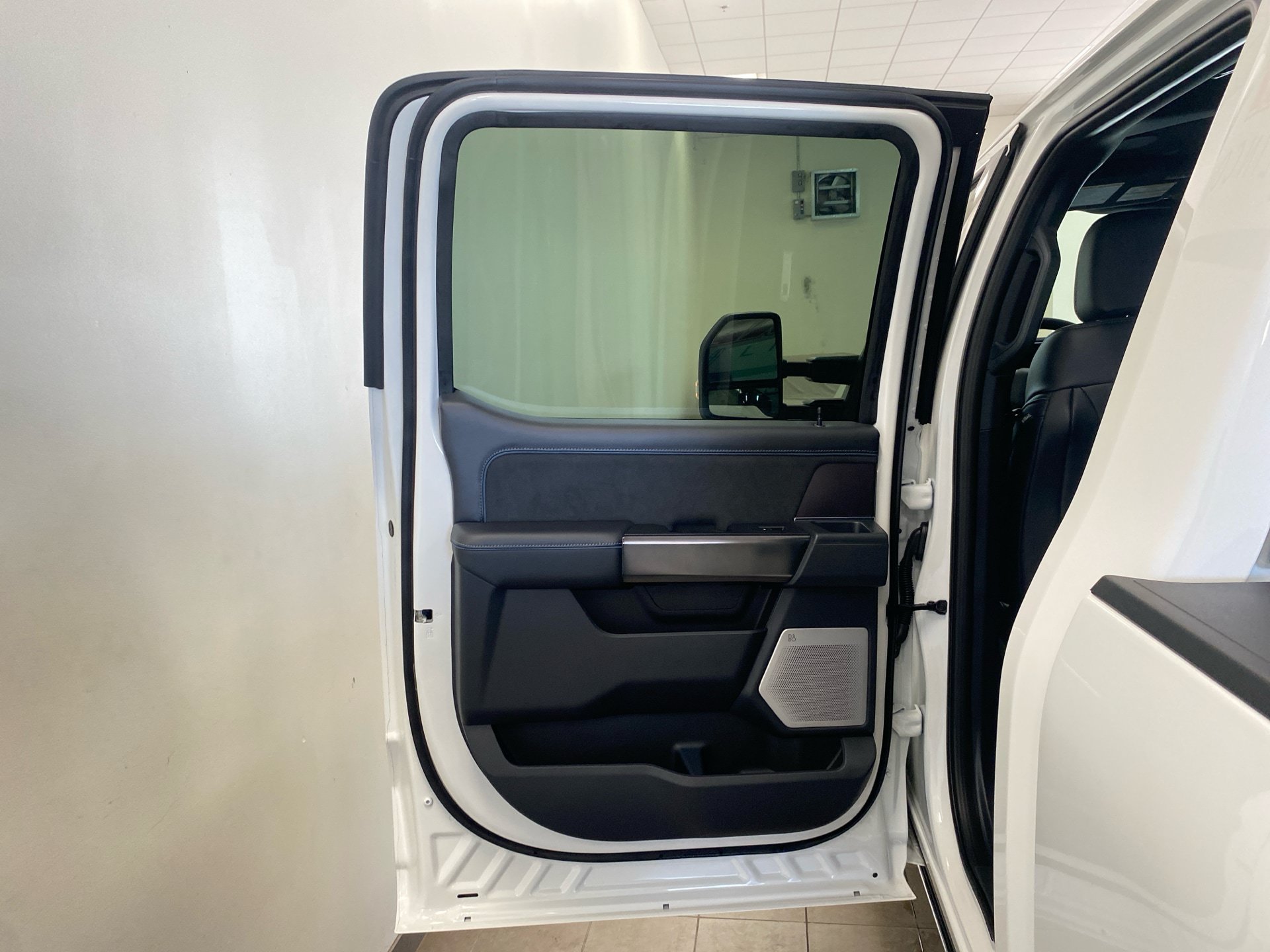 New 2026 Ford F350 Platinum w/ FX4 Off-Road Package AWD/4WD image 8