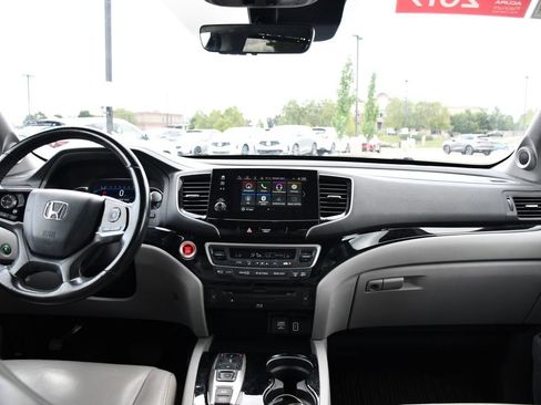 Used 2019 Honda Pilot Touring image 19