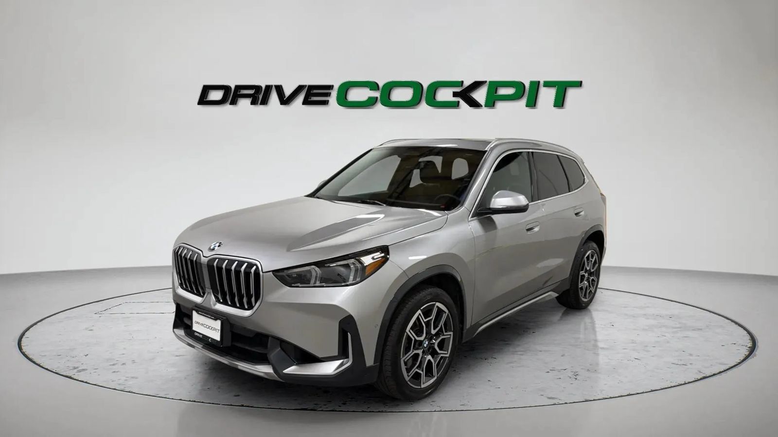 Used 2023 BMW X1 xDrive28i w/ Convenience Package AWD/4WD image 3