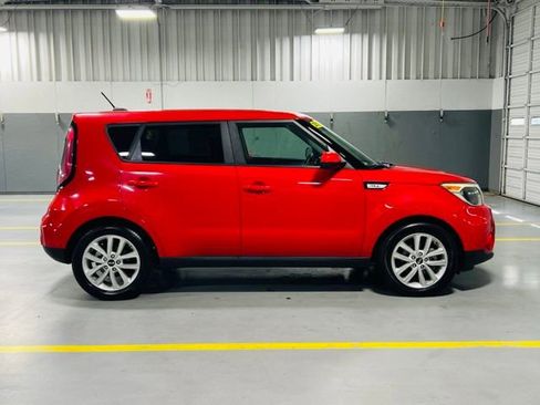 Used 2019 Kia Soul + FWD image 19