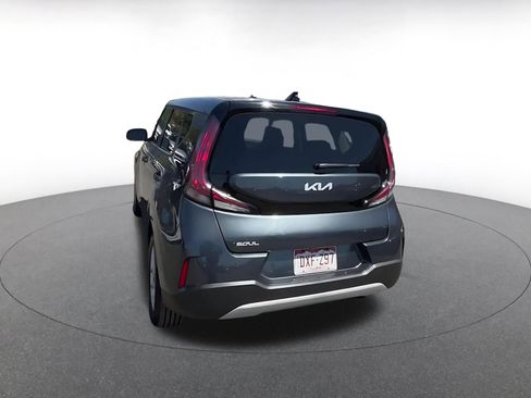Used 2025 Kia Soul LX w/ LX Technology Package FWD image 11