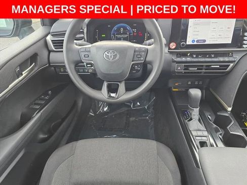 Used 2025 Toyota Camry LE FWD image 22