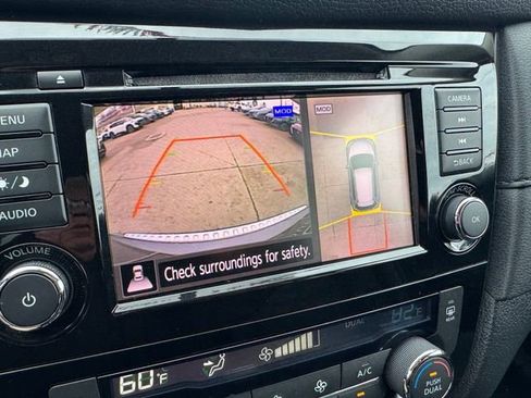 Used 2018 Nissan Rogue SV w/ Premium Package image 8