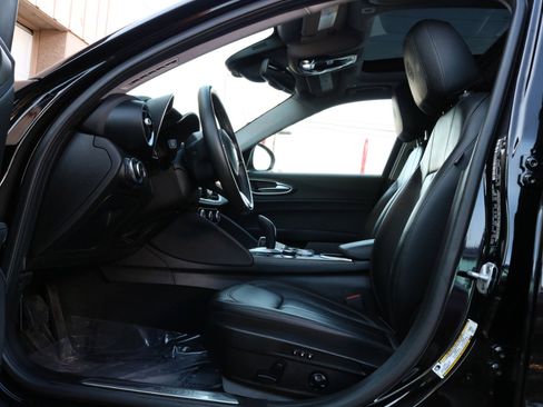 Used 2021 Alfa Romeo Giulia Ti w/ Nero Edizione image 22