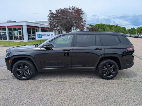 Used 2025 Jeep Grand Cherokee L Limited w/ Luxury Tech Group II AWD/4WD image 2
