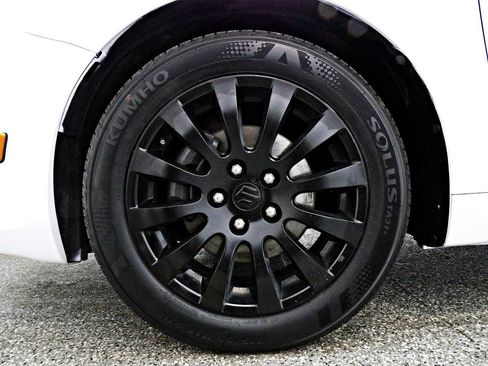 Used 2013 Suzuki Kizashi S FWD image 19