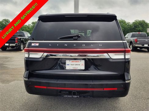 Used 2023 Lincoln Navigator L Reserve image 10