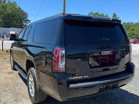 Used 2017 GMC Yukon XL SLT w/ Open Road Package AWD/4WD image 7