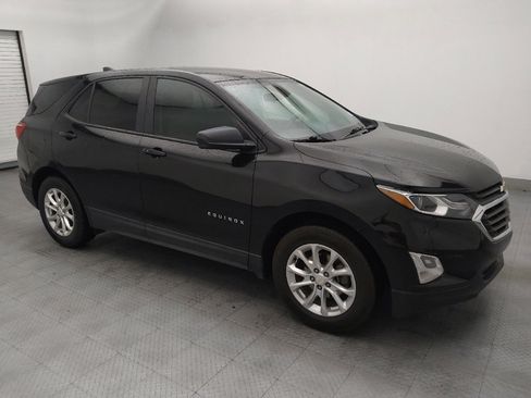 Used 2020 Chevrolet Equinox LS w/ LS Convenience Package FWD image 11