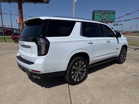 Used 2026 Chevrolet Tahoe High Country AWD/4WD image 11
