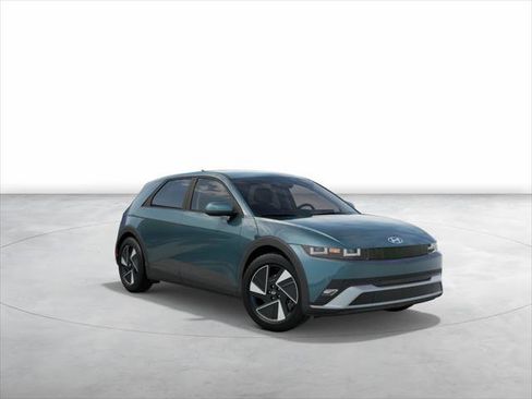New 2025 Hyundai Ioniq 5 SE image 2