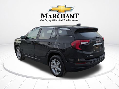Used 2024 GMC Terrain SLE image 6