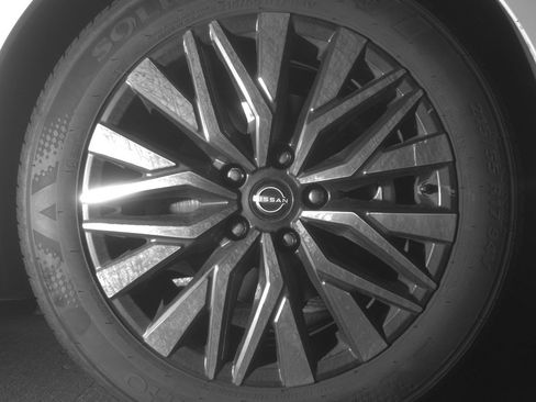 Used 2025 Nissan Altima 2.5 SV FWD image 13