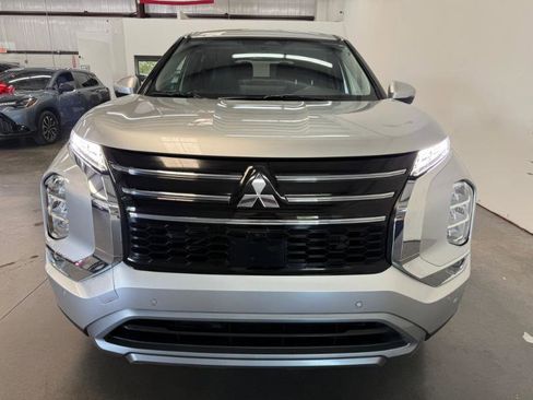 Used 2025 Mitsubishi Outlander SE FWD image 5
