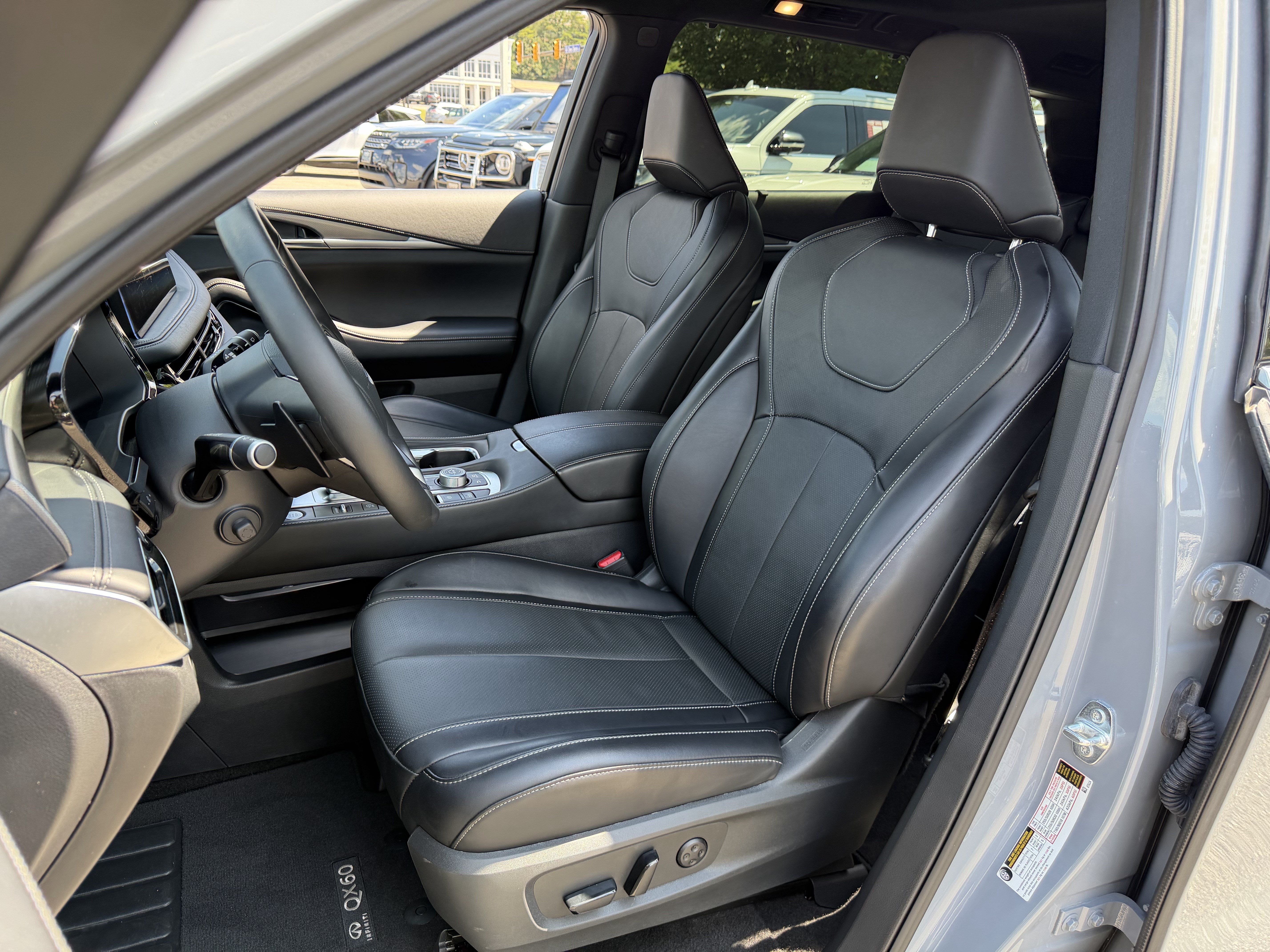 Used 2025 INFINITI QX60 Luxe w/ Black Edition AWD/4WD image 16