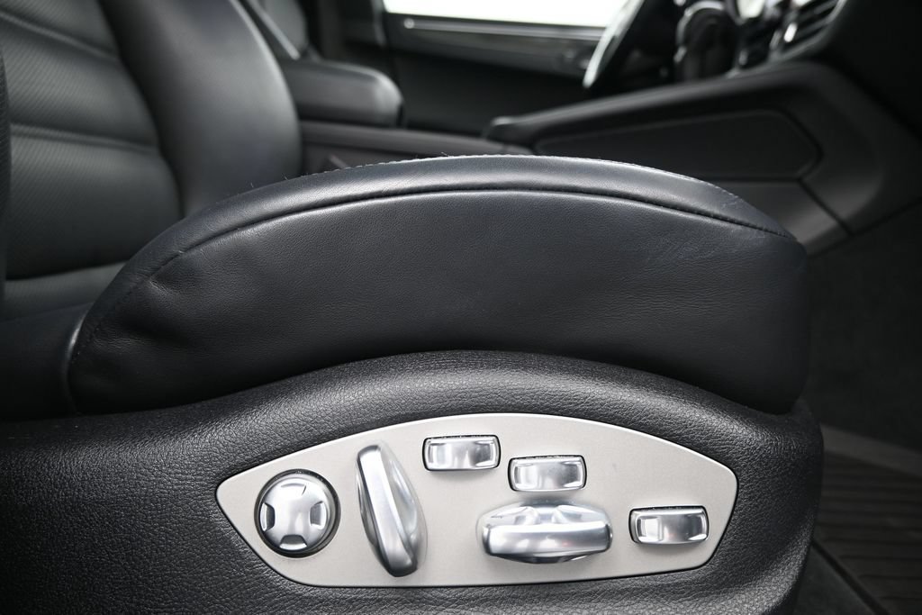Certified 2023 Porsche Macan S AWD/4WD image 15