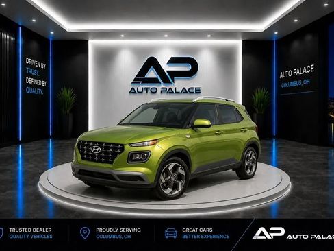 Used 2023 Hyundai Venue SEL FWD image 1
