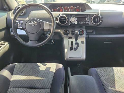 Used 2011 Scion xB FWD image 11