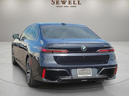 Used 2025 BMW 740i RWD image 3