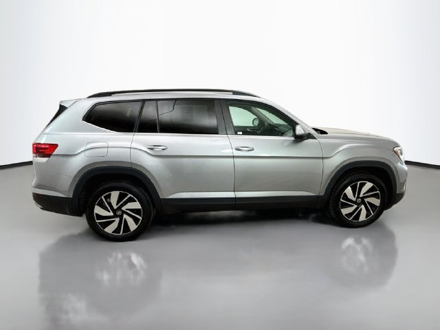Used 2025 Volkswagen Atlas SE AWD/4WD image 8