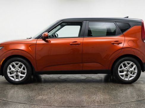 Used 2025 Kia Soul LX w/ LX Technology Package image 5