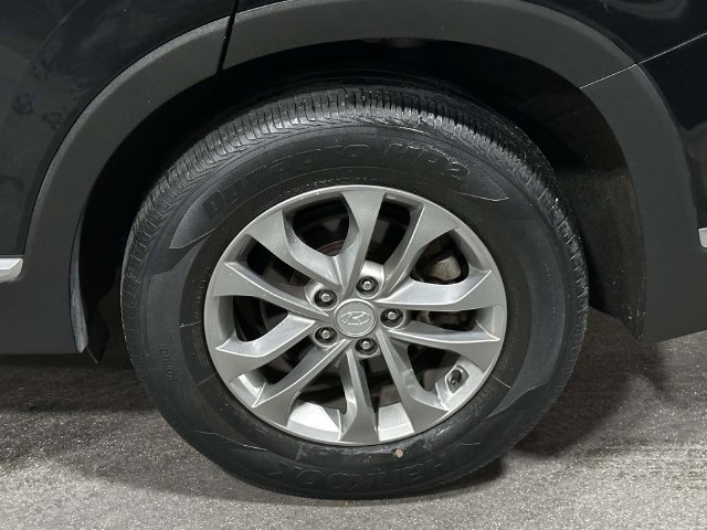 Used 2020 Hyundai Santa Fe SE AWD/4WD image 12