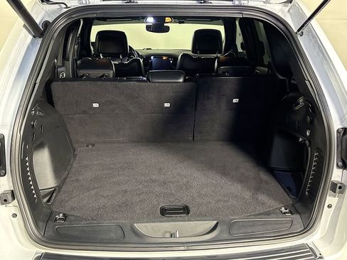 Used 2022 Jeep Grand Cherokee Limited image 22