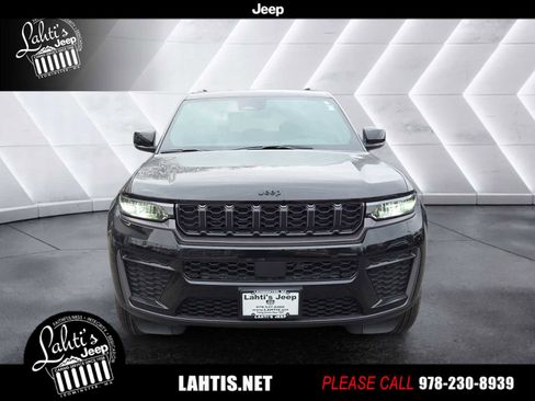 New 2026 Jeep Grand Cherokee Altitude image 2