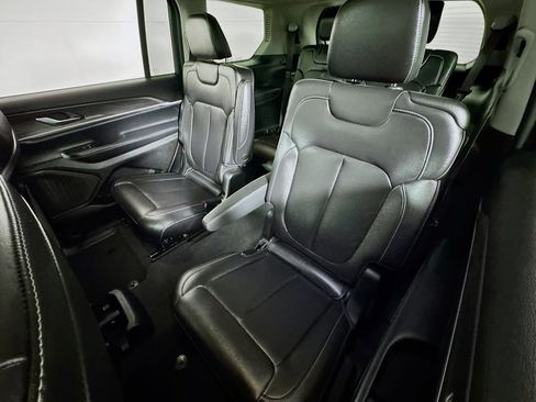 Used 2023 Jeep Grand Cherokee L Limited image 23