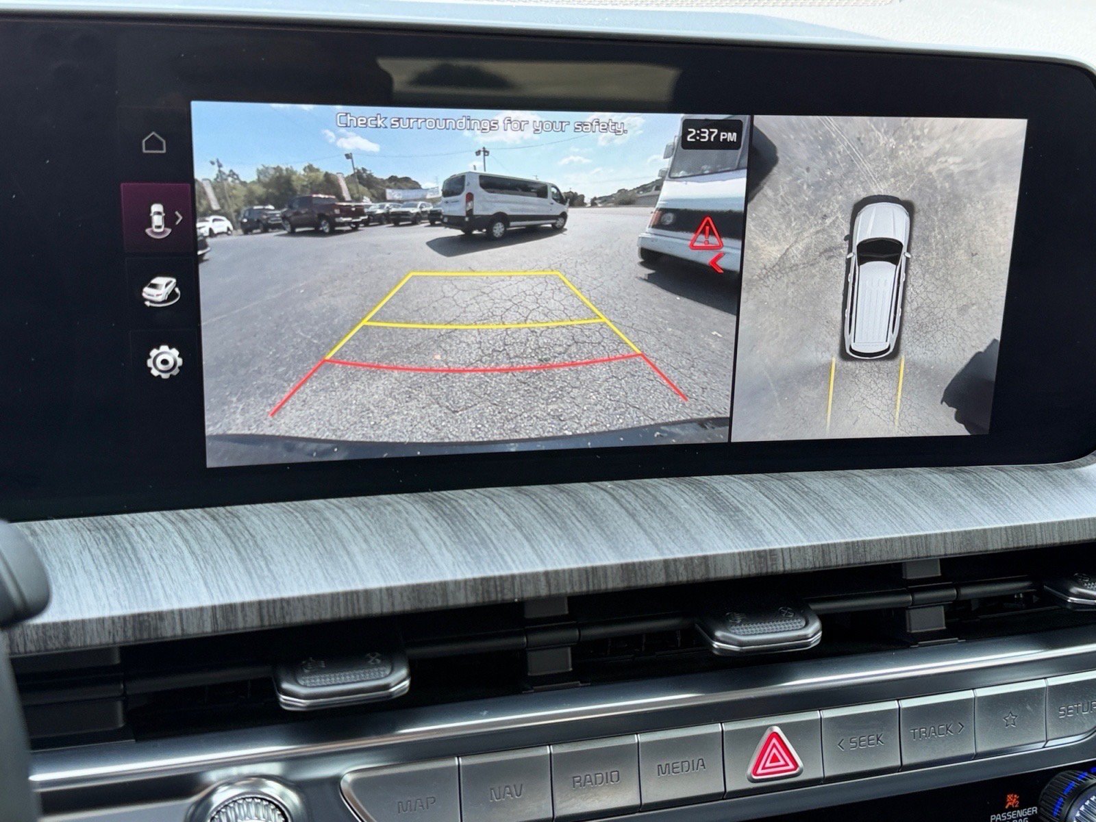 Used 2024 Kia Telluride SX w/ Towing Package FWD image 27