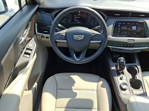 Certified 2023 Cadillac XT4 Premium Luxury w/ Technology Package AWD/4WD image 11