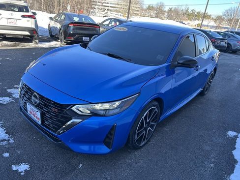 Used 2024 Nissan Sentra SR w/ SR Premium Package image 2