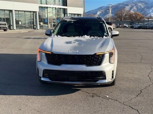 Certified 2025 Kia Sorento EX w/ EX Panoramic Sunroof Package image 2