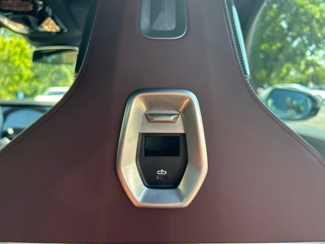 Used 2023 BMW i7 xDrive60 AWD/4WD image 34