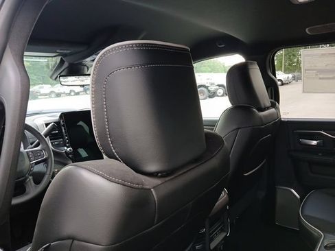New 2026 RAM 3500 Laramie AWD/4WD image 20