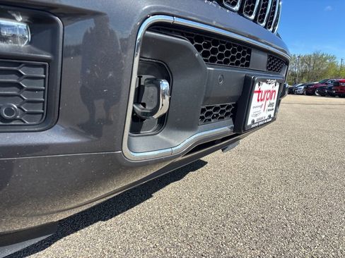 Used 2022 Jeep Grand Cherokee Overland w/ Adv Protech Group III AWD/4WD image 13