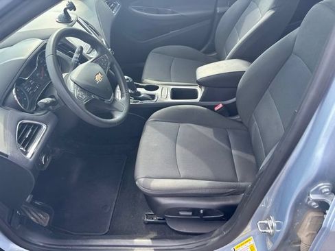 Used 2017 Chevrolet Cruze LT w/ Convenience Package FWD image 5