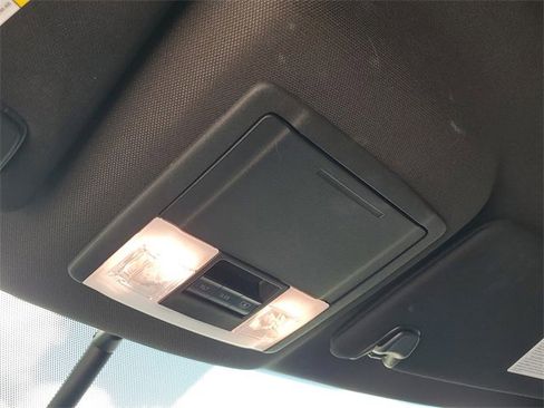 Used 2018 Ford Explorer XLT w/ Equipment Group 202A image 31