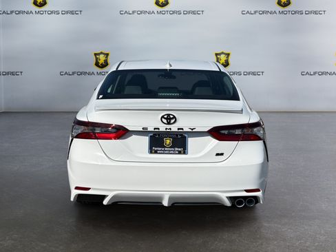 Used 2022 Toyota Camry SE w/ Carpet Mat Package (TMS) FWD image 4