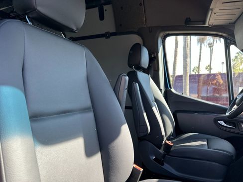 New 2025 Mercedes-Benz Sprinter 2500 image 18