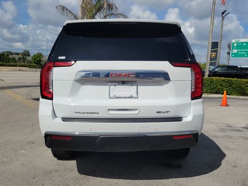 Used 2024 GMC Yukon XL SLT w/ SLT Premium Package RWD image 6