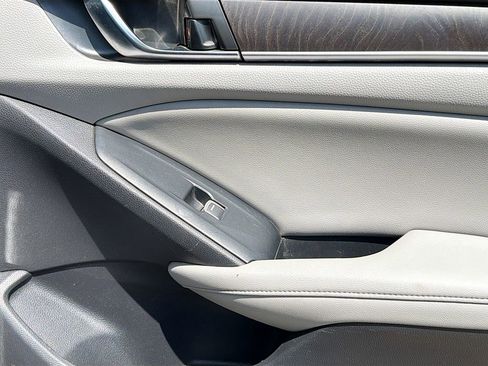 Used 2019 Honda Accord EX-L image 30