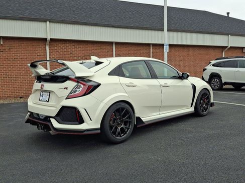 Used 2018 Honda Civic Type R image 6