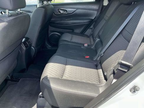 Used 2018 Nissan Rogue SV FWD image 7
