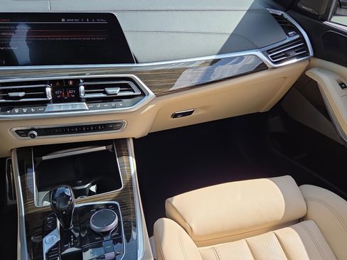 Used 2021 BMW X5 xDrive40i w/ M Sport Package image 15