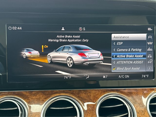 Used 2018 Mercedes-Benz E 300 4MATIC image 36
