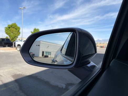 Used 2024 Chevrolet Blazer EV LT image 4